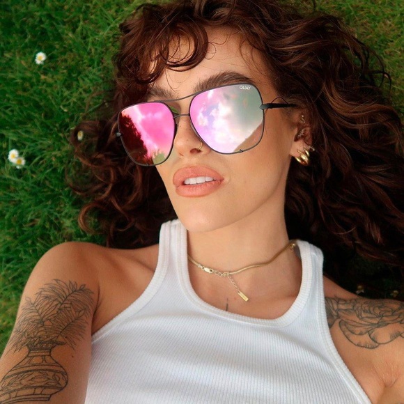 Quay High Key Navigator Sunglasses - Picture 3 of 7